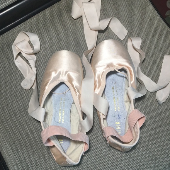 Bloch Shoes - Bloch aspiration pointe shoes